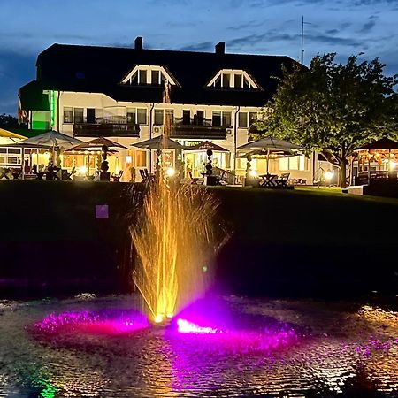 Butenas Hotel Tyla Birzai Ngoại thất bức ảnh
