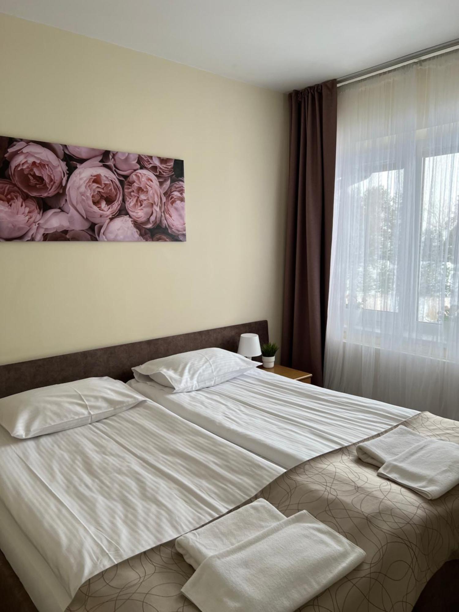 Butenas Hotel Tyla Birzai Ngoại thất bức ảnh